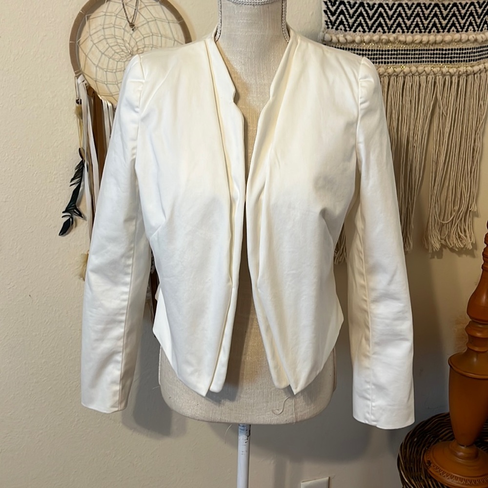 White Worthington Cropped Blazer / Size Large / White Worthington Cropped Blazer